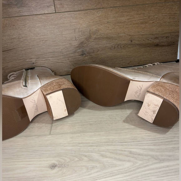 NIB Patricia Nash Sicily Ivory Heel Boots 10 - Picture 6 of 8